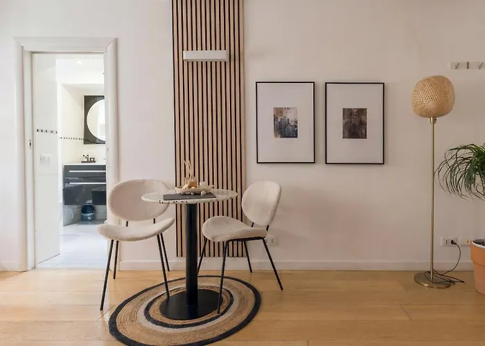 Design Loft Near Colosseo דירה רומא